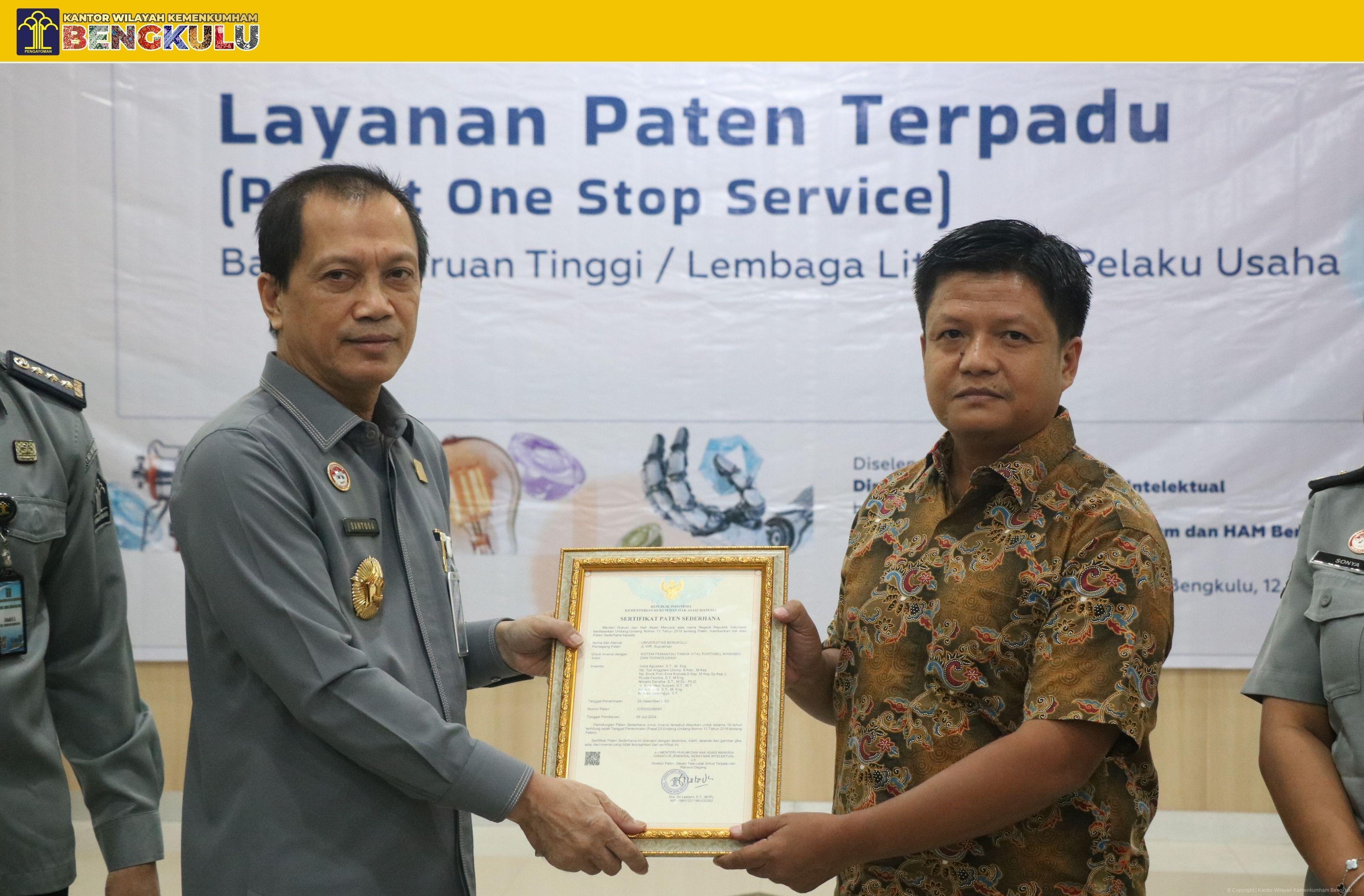 10._Gelar_Sosialisasi_Layanan_Paten_Terpadu_Kepala_Kantor_Wilayah_Serahkan_Sertifikat_Paten.jpg