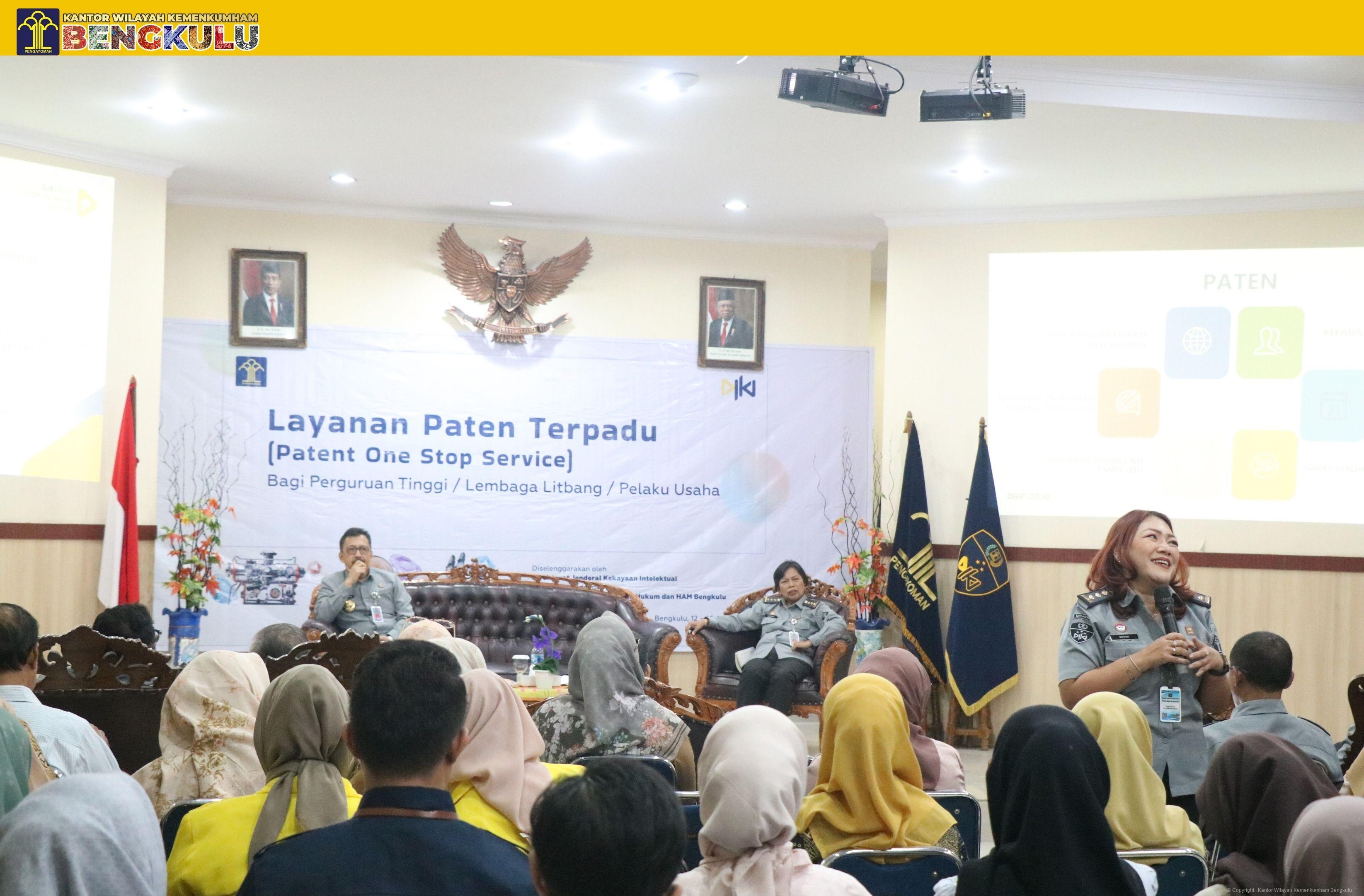 11._Gelar_Sosialisasi_Layanan_Paten_Terpadu_Kepala_Kantor_Wilayah_Serahkan_Sertifikat_Paten.jpg