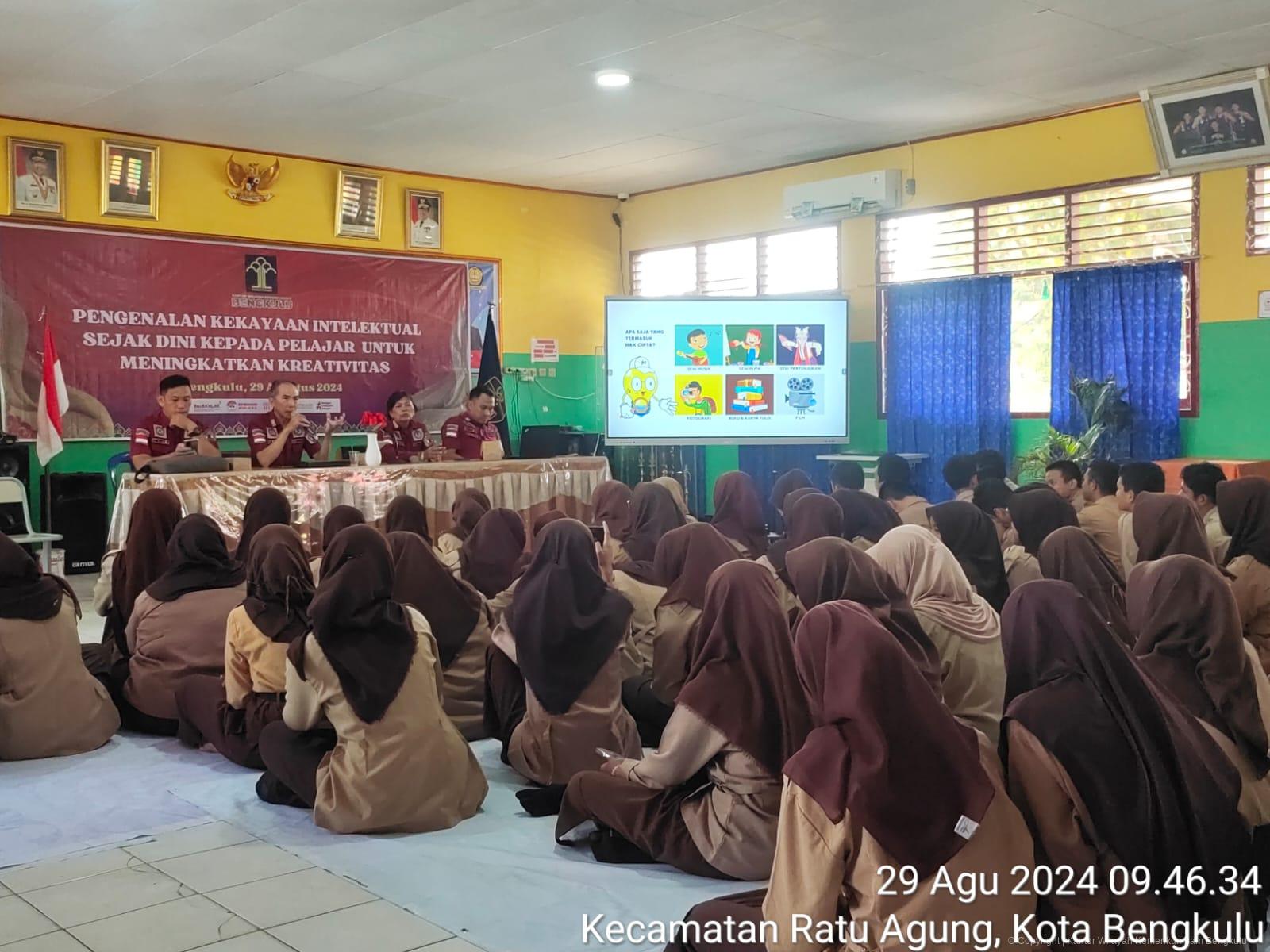 5._Sosialisasi_Kekayaan_Intelektual_di_SMA_Negeri_1_Kota_Bengkulu_Memperkenalkan_Pentingnya_Pelindungan_Kekayaan_Intelektual_kepada_Generasi_Muda.jpeg