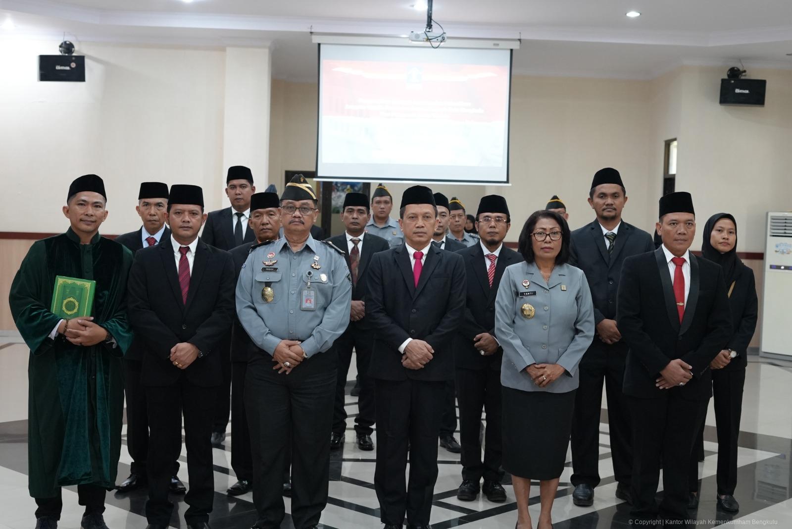 9._Tekankan_Pengawasan_Profesional_Kakanwil_Kemenkumham_Bengkulu_Lantik_Anggota_MPD_Notaris.jpeg