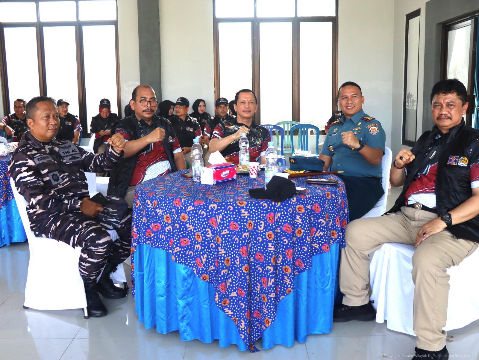 Pelatihan_menembak_makolanal_17102024_13.jpeg