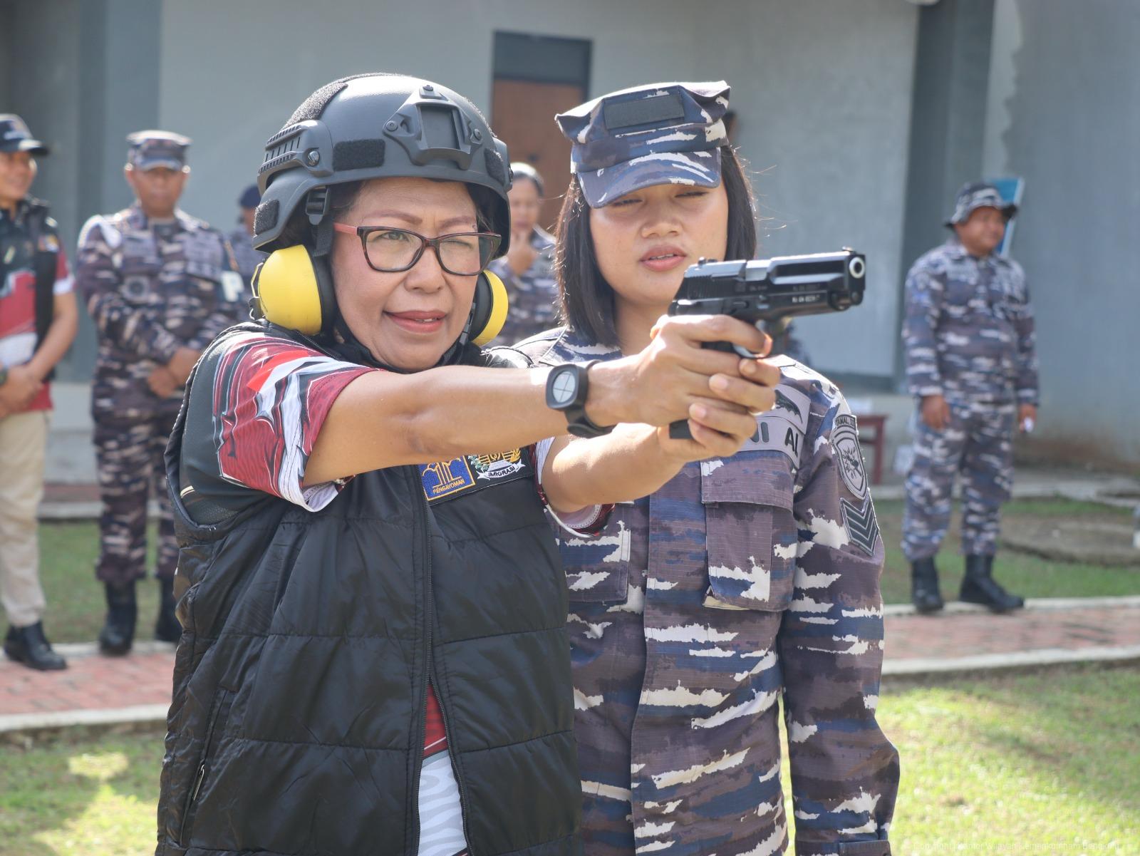 Pelatihan_menembak_makolanal_17102024_8.jpeg